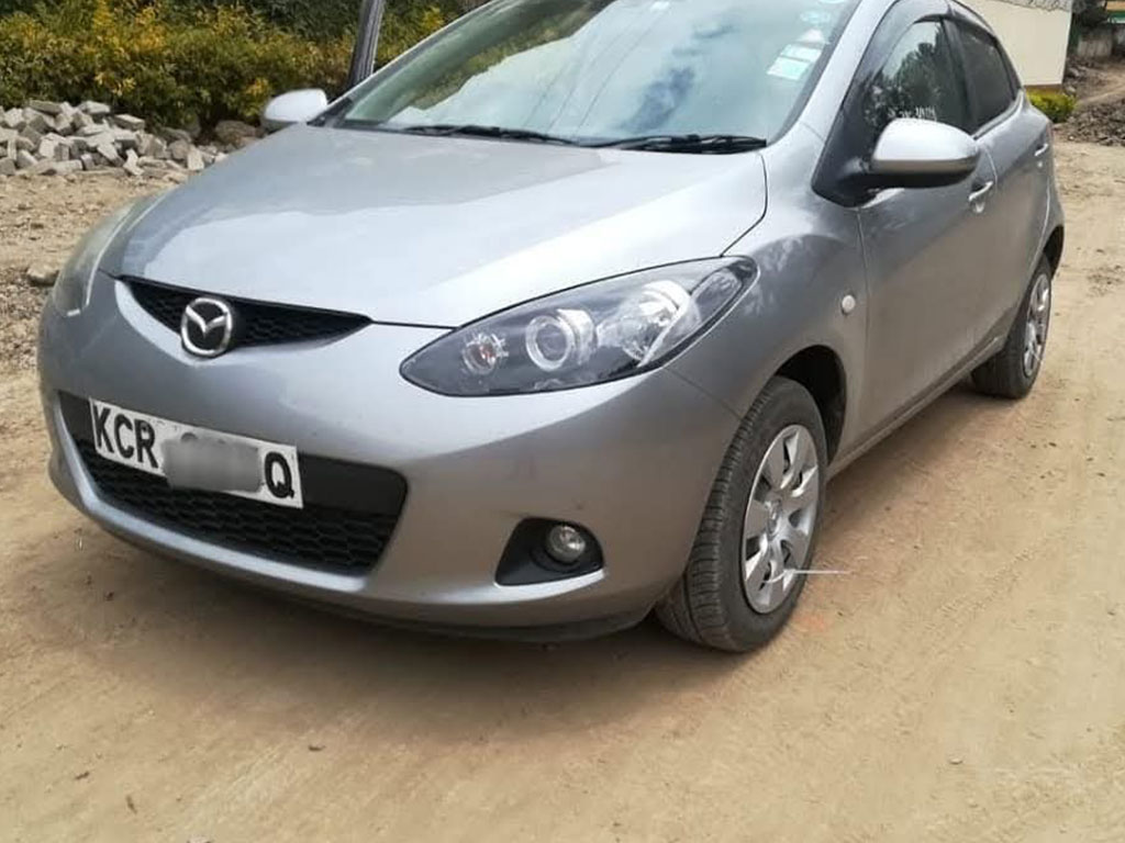 mazda-demio-02