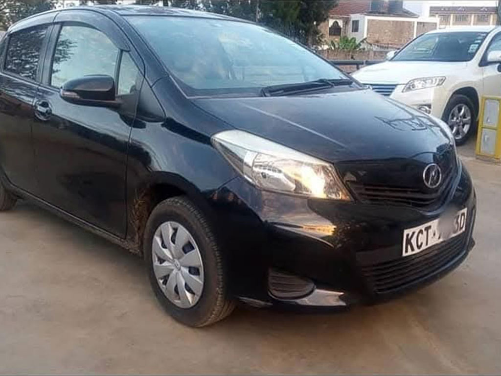 toyota-vitz-02